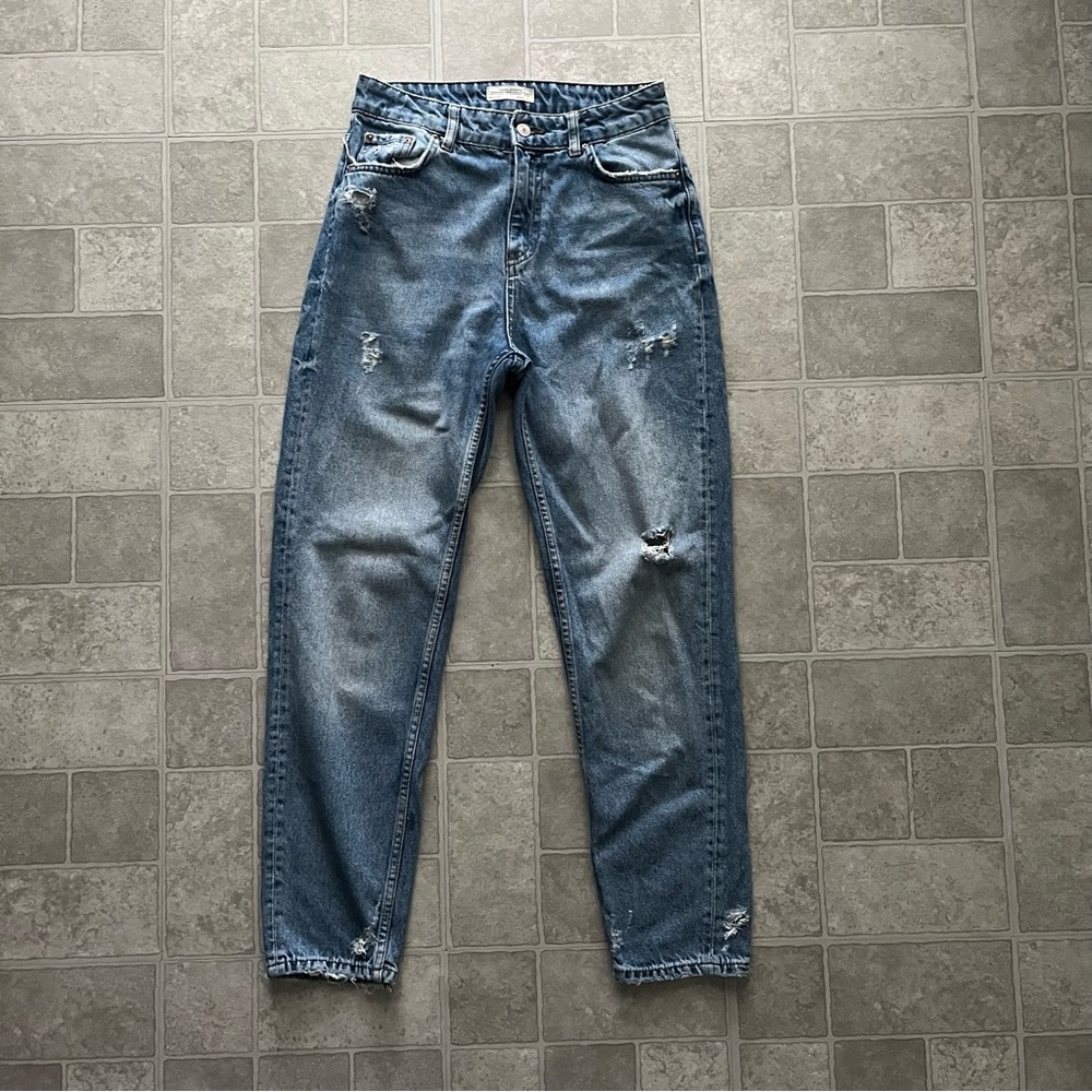 Zara high-waisted distressed mom jeans women’s 26 faded medium wash ripped